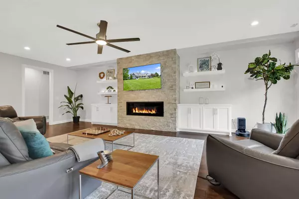 742 Charolais Dr, Slinger, WI 53086