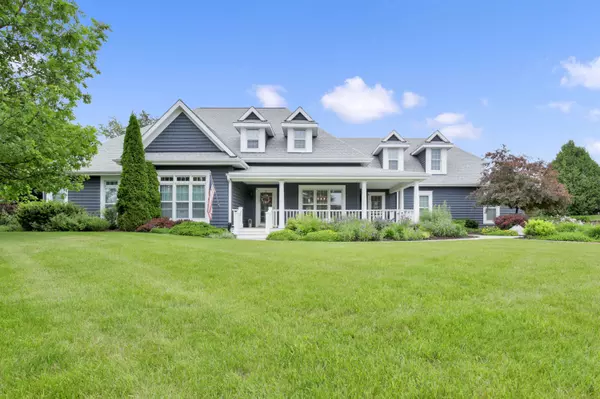 742 Charolais Dr, Slinger, WI 53086