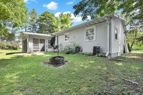 517-523 Fourth St, Hartford, WI 53027