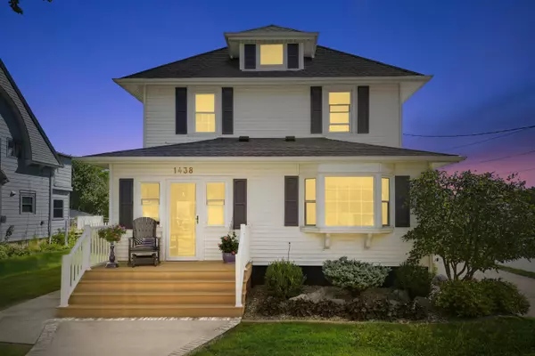 1438 Parkview Dr, Kewaskum, WI 53040