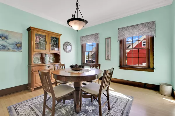 1438 Parkview Dr, Kewaskum, WI 53040