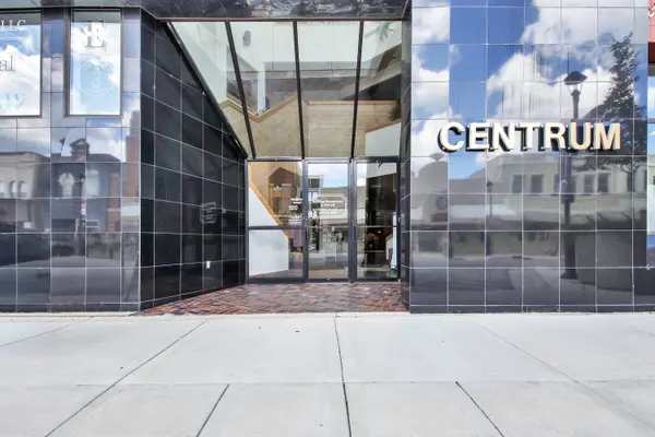 120 N Main St, West Bend, WI 53095