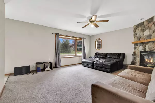 1620 S 171st St, New Berlin, WI 53151