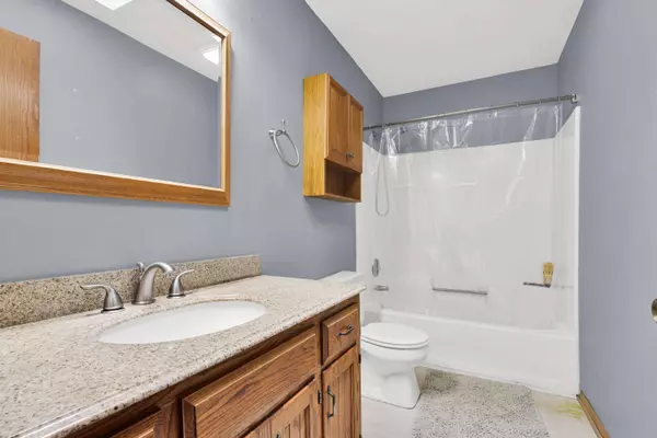 1620 S 171st St, New Berlin, WI 53151