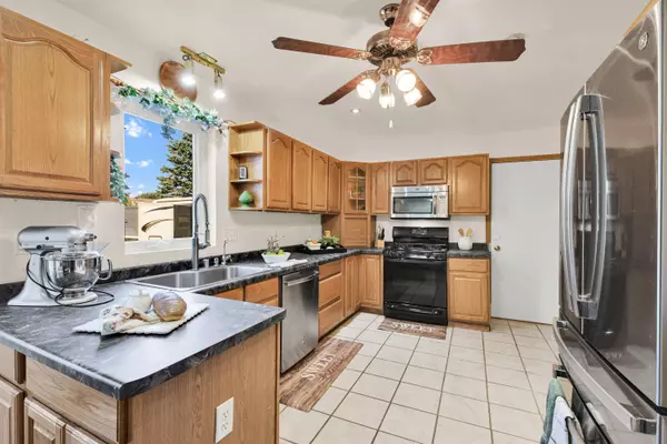 2350 E Sandy Acre Rd, West Bend, WI 53090