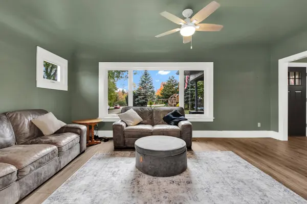 420 Kettle Moraine Dr N, Slinger, WI 53086