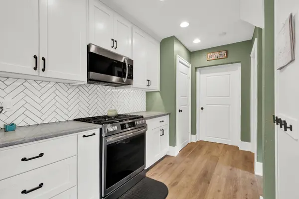 420 Kettle Moraine Dr N, Slinger, WI 53086