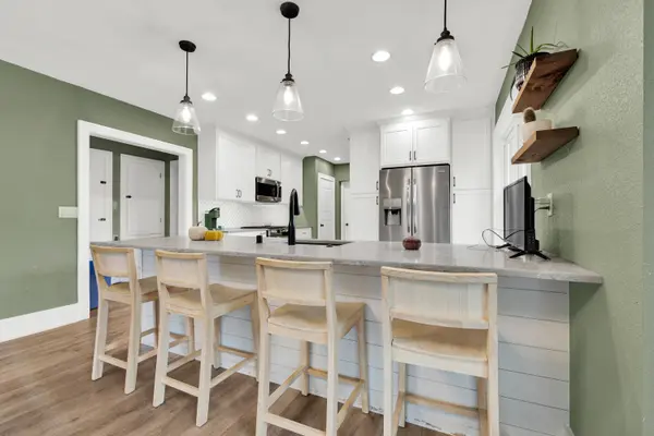 420 Kettle Moraine Dr N, Slinger, WI 53086