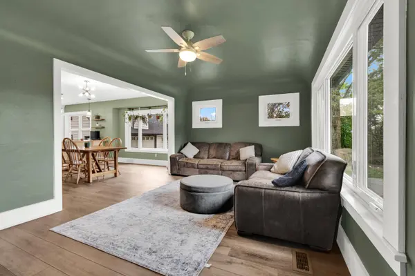 420 Kettle Moraine Dr N, Slinger, WI 53086