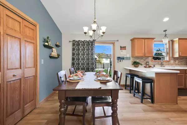 1301 Goldcrest Ct, West Bend, WI 53095