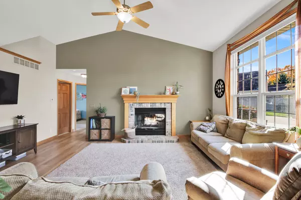 1301 Goldcrest Ct, West Bend, WI 53095