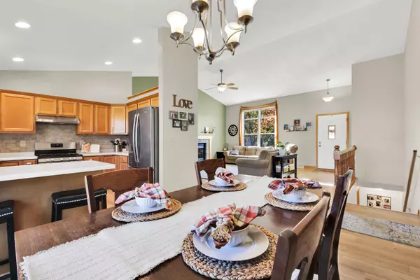 1301 Goldcrest Ct, West Bend, WI 53095