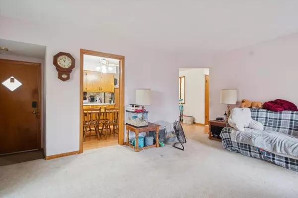 4611 W Kiley Ave, Milwaukee, WI 53223