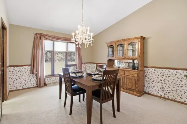 1325 Stirling Ct, West Bend, WI 53095