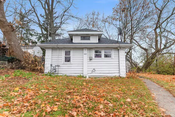 407 Greenwood Ave, Waukesha, WI 53188