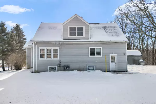 N56W18773 Silver Spring Dr, Menomonee Falls, WI 53051