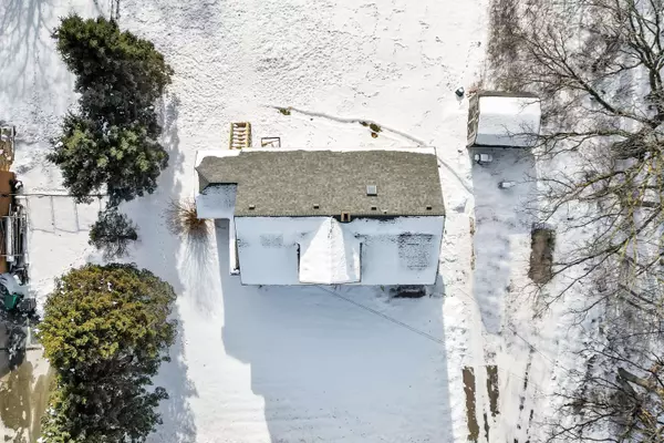 N56W18773 Silver Spring Dr, Menomonee Falls, WI 53051