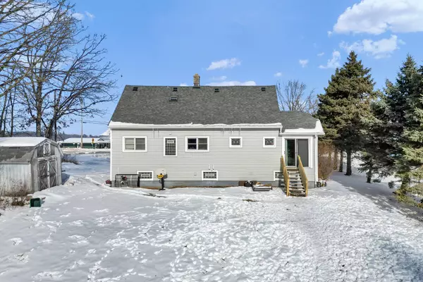 N56W18773 Silver Spring Dr, Menomonee Falls, WI 53051