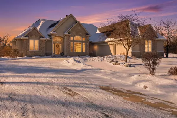 W132N6509 West View Ct, Menomonee Falls, WI 53051