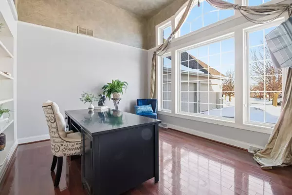 W132N6509 West View Ct, Menomonee Falls, WI 53051