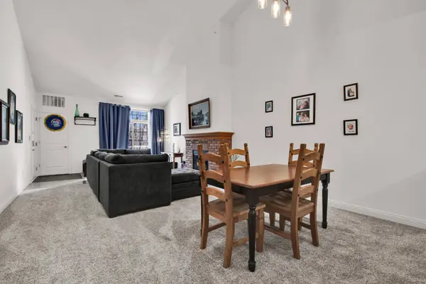 2030 Rainbow Lake Ln Unit 323, West Bend, WI 53090