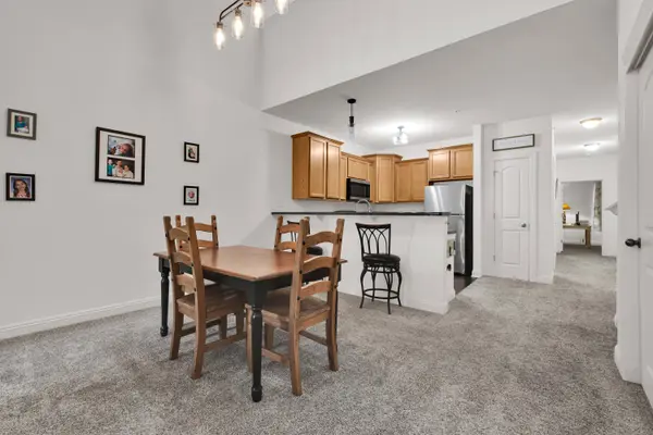 2030 Rainbow Lake Ln Unit 323, West Bend, WI 53090