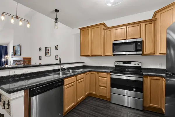 2030 Rainbow Lake Ln Unit 323, West Bend, WI 53090