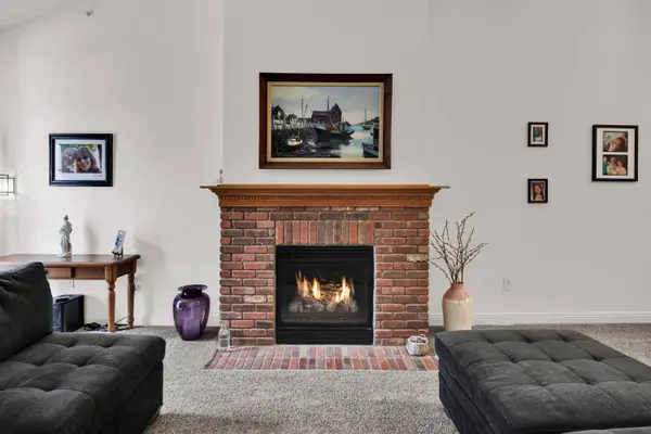 2030 Rainbow Lake Ln Unit 323, West Bend, WI 53090