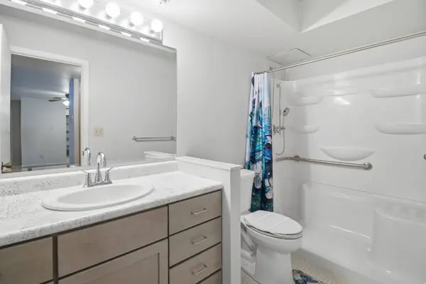 125 N University Dr Unit 108, West Bend, WI 53095