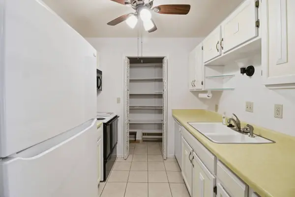 125 N University Dr Unit 108, West Bend, WI 53095