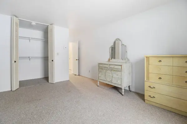 125 N University Dr Unit 108, West Bend, WI 53095