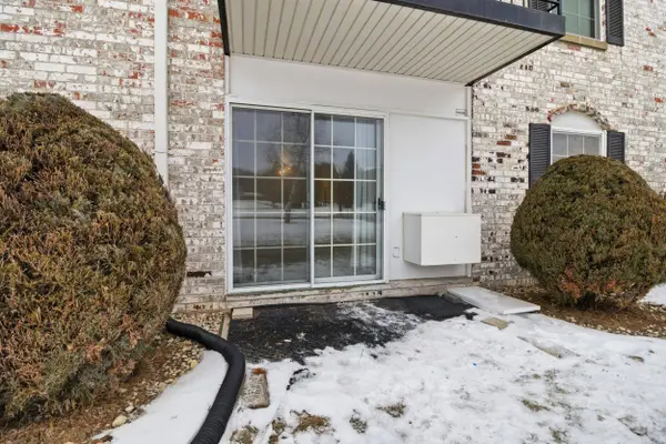 125 N University Dr Unit 108, West Bend, WI 53095