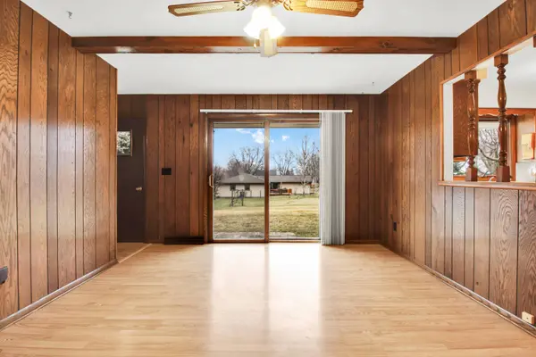 1621 Woodridge Rd, West Bend, WI 53095