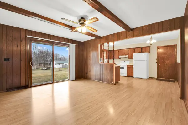 1621 Woodridge Rd, West Bend, WI 53095