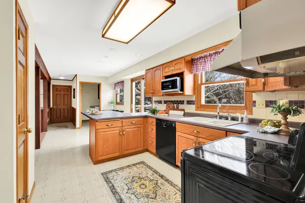 4292 Pleasant Hollow Rd, Jackson, WI 53037
