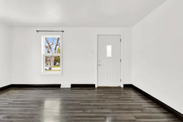 257 W Loos St, Hartford, WI 53027