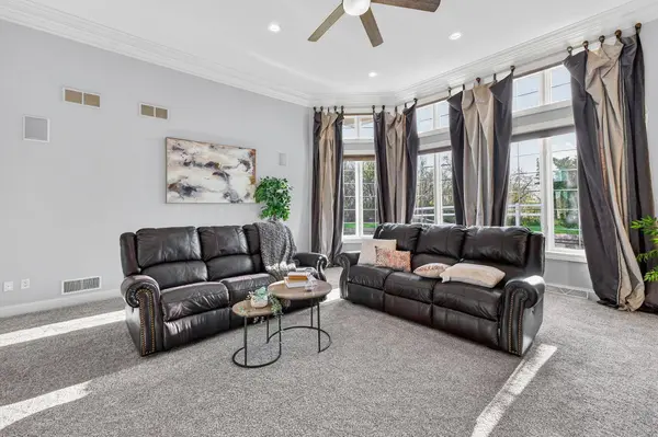 W132N6509 West View Ct, Menomonee Falls, WI 53051