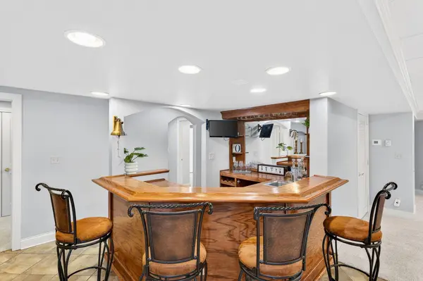 W132N6509 West View Ct, Menomonee Falls, WI 53051