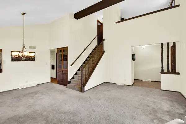 W214N10404 Oak Ln, Germantown, WI 53022