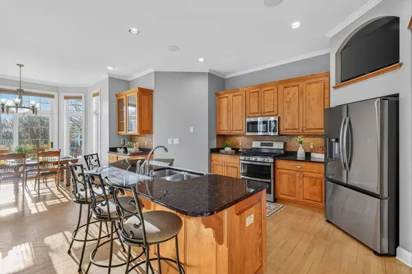 W132N6509 West View Ct, Menomonee Falls, WI 53051