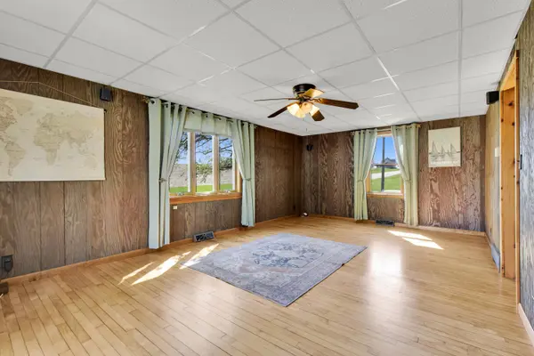 W1852 Washington Rd, Ashippun, WI 53066