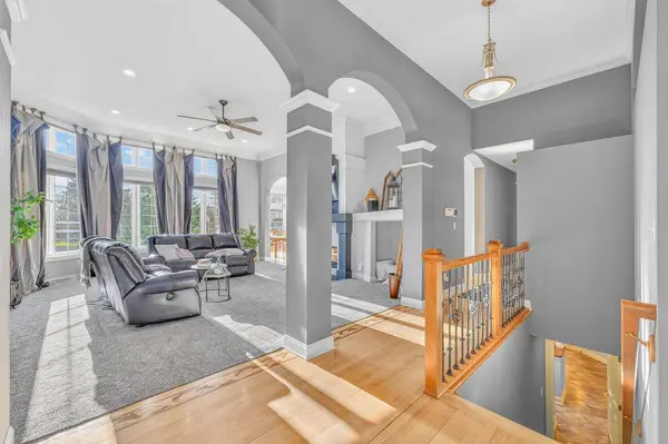 W132N6509 West View Ct, Menomonee Falls, WI 53051