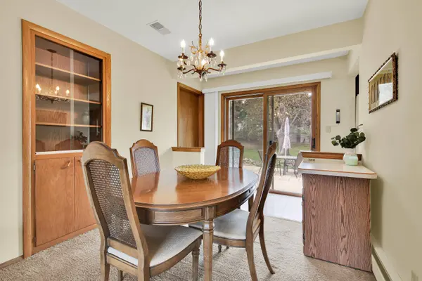 W174N9433 Devon Wood Rd, Menomonee Falls, WI 53051