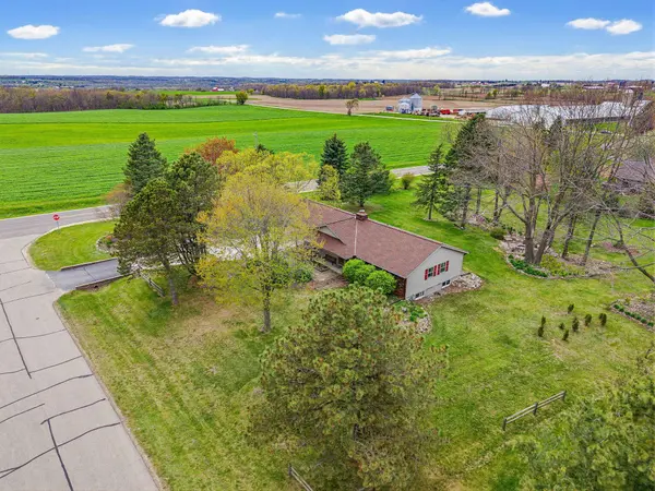 4896 Sunset View Dr, West Bend, WI 53095