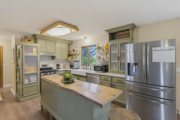 4896 Sunset View Dr, West Bend, WI 53095