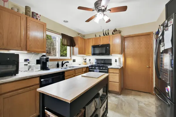 1260 Kennedy Dr, Hartford, WI 53027