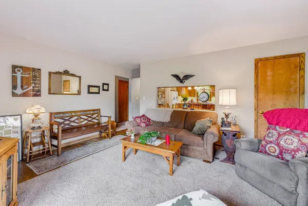W169N8570 Sheridan Dr, Menomonee Falls, WI 53051