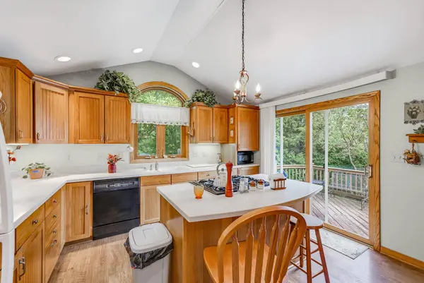 W169N8570 Sheridan Dr, Menomonee Falls, WI 53051