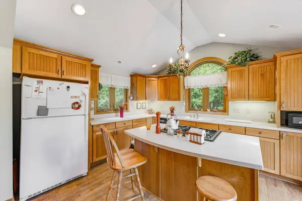 W169N8570 Sheridan Dr, Menomonee Falls, WI 53051