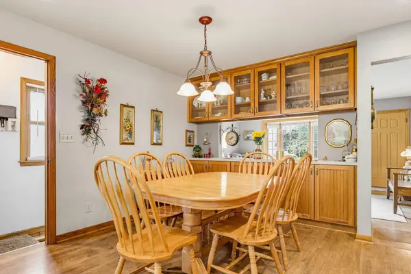 W169N8570 Sheridan Dr, Menomonee Falls, WI 53051